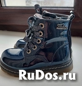 Детские  демисезонные тёмно-синие лакированные ботинки , размер 22 . фото
