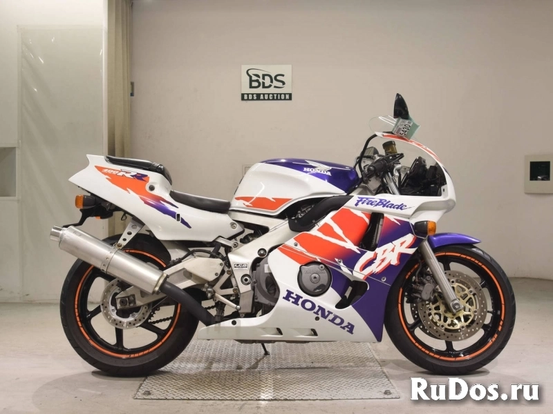 Мотоцикл спортбайк Honda CBR400RR Gen.2 рама NC29 спортивный гв 1996 пробег 60 т.км фото