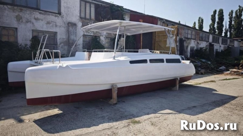 Катамаран Кайман-800 белый. С окошками изображение 5