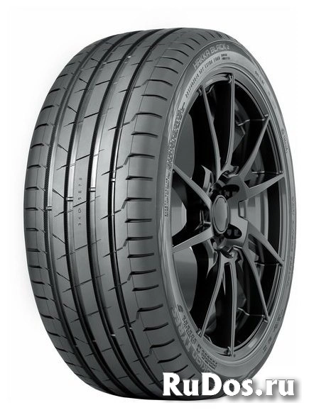 Автомобильная шина Nokian Tyres Hakka Black 2 245/45 R19 102Y летняя фото