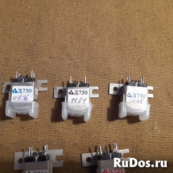 Стеклоферритовые головы для кассетных магнитофонов. фотка