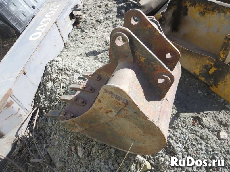 Оригинальный ковш JCB 0,3 м3, новые зубья фотка