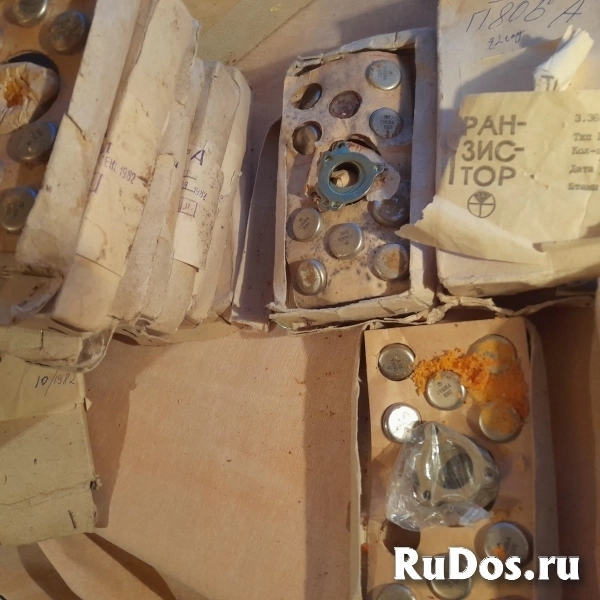 Транзисторы  СССР   Новые. изображение 7