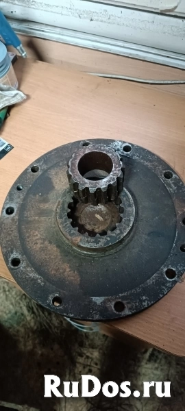 Вал редуктора главного насоса Hitachi 3065962 изображение 3