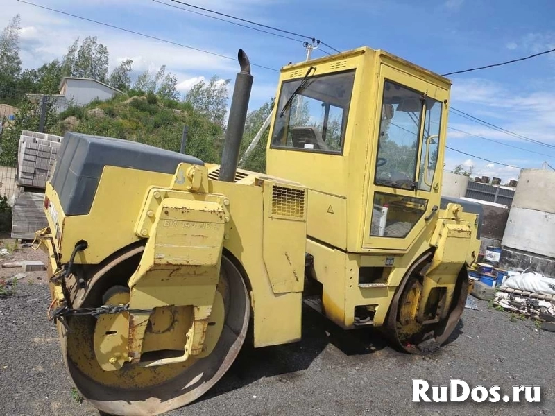 Асфальтовый тандемный каток Bomag 144 8,5 т, разрезные вальцы фотка