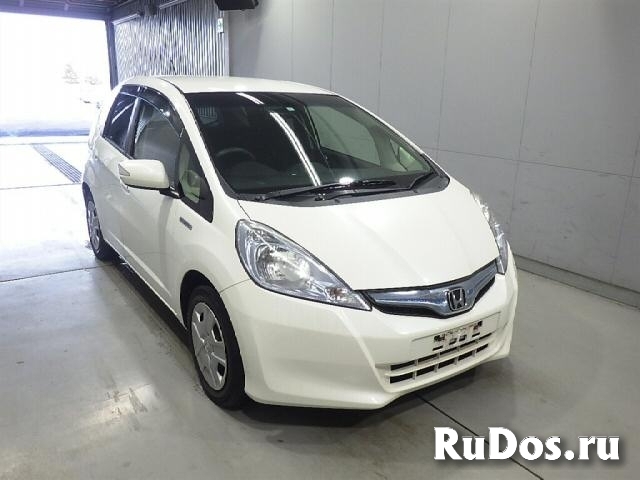 Хэтчбек гибрид Honda Fit кузов GP1 модификация Hybrid гв 2013 фото