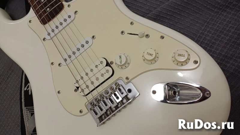 Гитара Fender Squier Bullet Strat HSS + периферия изображение 9