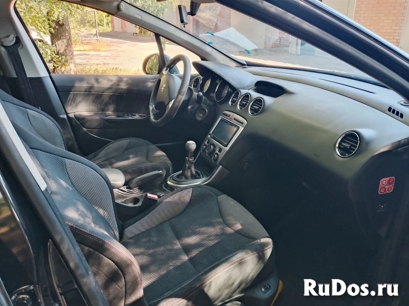 Продам автомобиль Peugeot 308 2011 года выпуска фотка