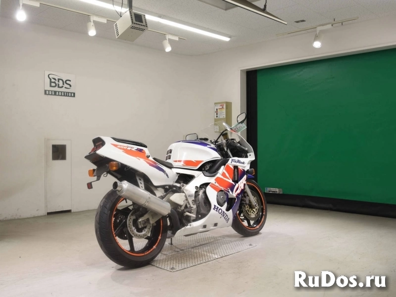 Мотоцикл спортбайк Honda CBR400RR Gen.2 рама NC29 спортивный гв 1996 пробег 60 т.км изображение 5