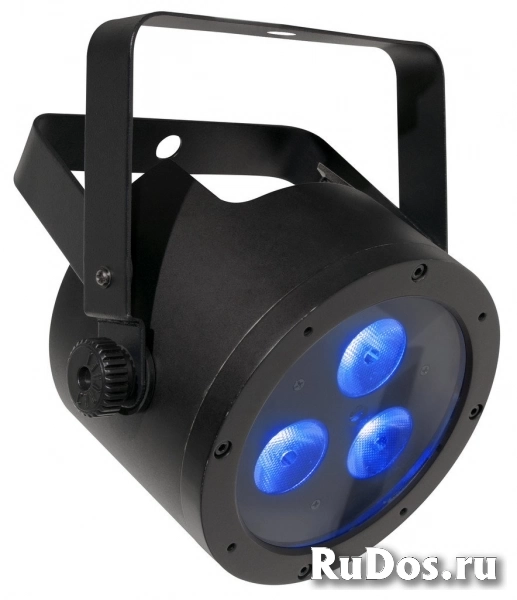 CHAUVET Slim Par Quad 3 IRC светодиодный прожектор направленного света типа PAR. 3х5Вт RGBA-светодиода, 4/9 каналов DMX, ИК-управление, угол раскрытия 20град, угол засветки 34град, универсальный блок питания 100-240В, потребление до 46Вт, вес 1.7кг, ДШВ 2 фото