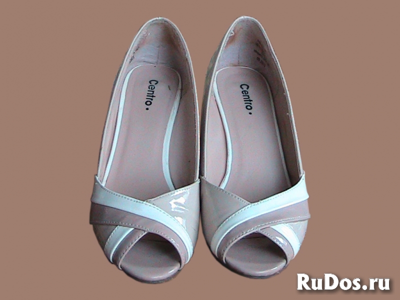 Туфли женские бежевые,лакированные, с откр.носками фотка