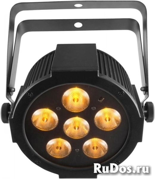 CHAUVET-DJ SlimPAR Q6 USB светодиодный прожектор направленного света типа LED PAR 6x4Вт RGBA c DMX, D-Fi и ИК управлением фото