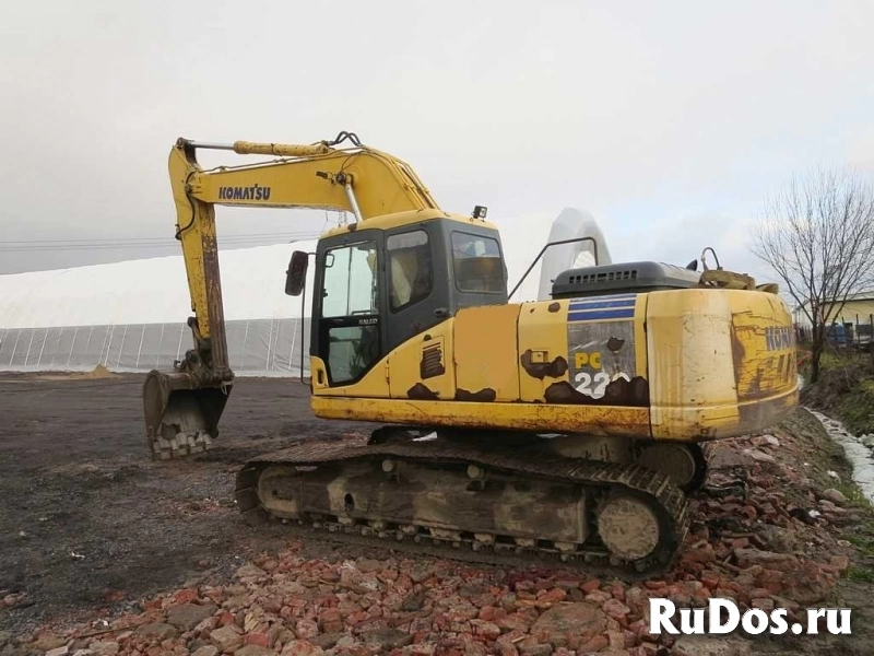 Гусеничный экскаватор Komatsu 220, 2007 г, отл. сост. изображение 3