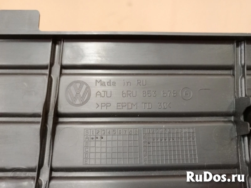 Накладка на решетку переднего бампера Volkswagen изображение 3