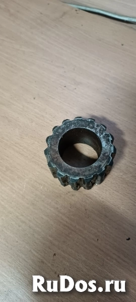 Вал редуктора главного насоса Hitachi 3065962 фото