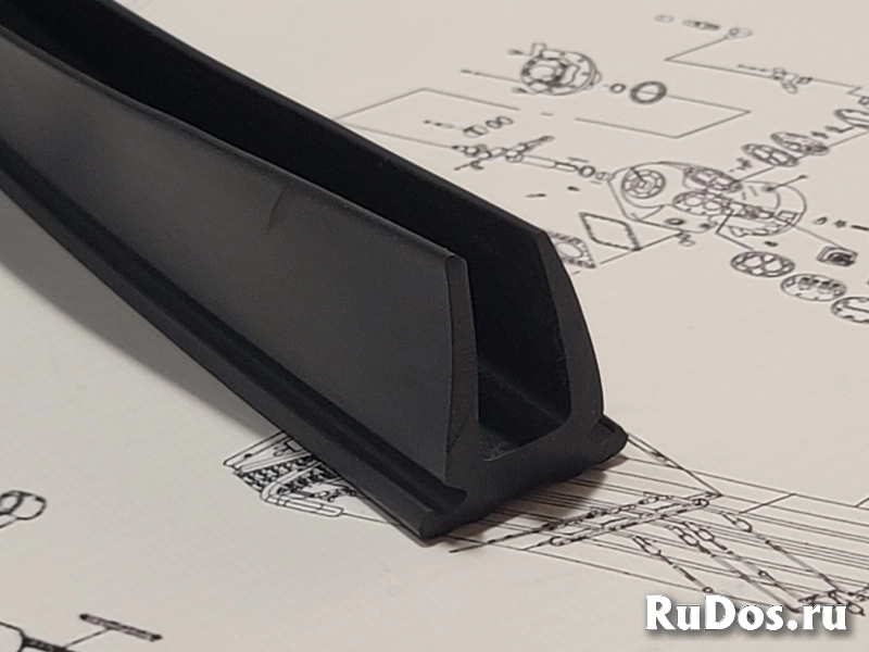 Внутренний уплотнитель двери рефконтейнера (П-образный) 2,5м фото