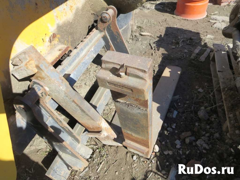 Погрузочные вилы + каретка TEREX фотка