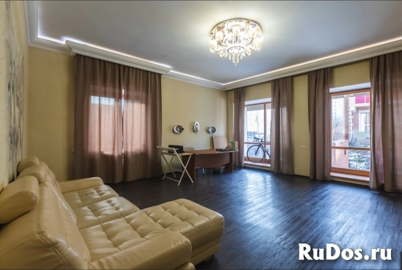 Коттедж 272 м² на участке 4 сот. изображение 5