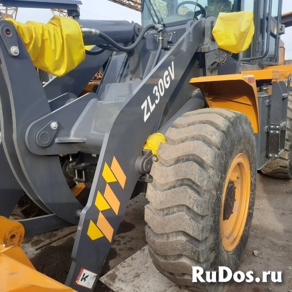 Фронтальный погрузчик XCMG ZL30GV (ковш - 1,8 м3, г/п 3,5 тн) изображение 5