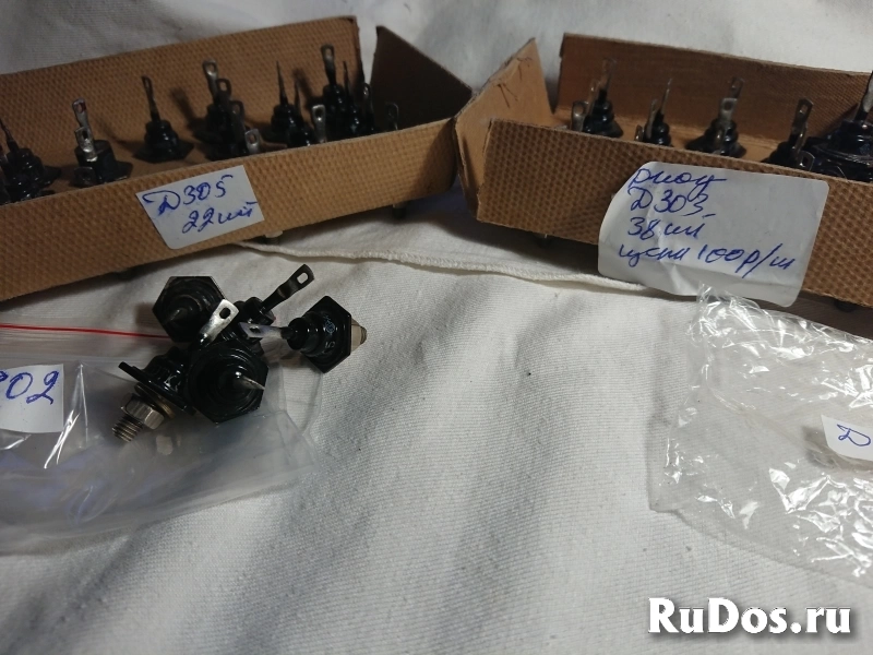 Тиристоры.  Оптроны.  Симисторы.  Диоды.  Стабилитроны.  Динисторы.  Варикап. изображение 8