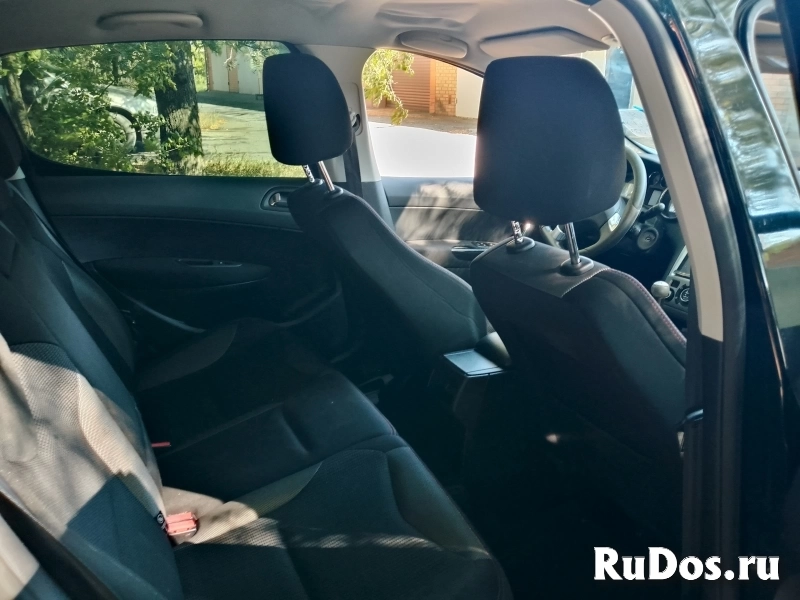 Продам автомобиль Peugeot 308 2011 года выпуска изображение 3
