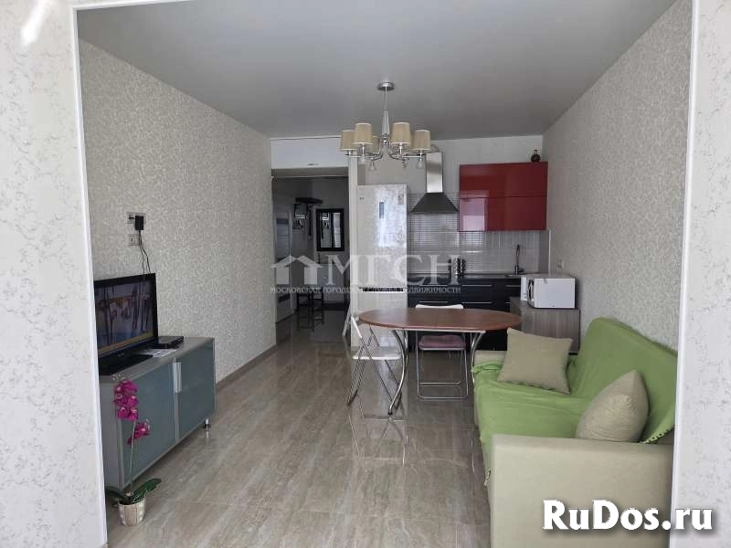 Продам 1 комнатную квартиру 50.7 м2 фотка