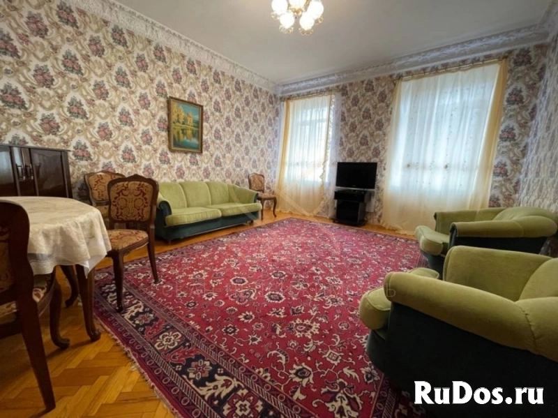 Продам 2 комнатную квартиру 65 м2 фото