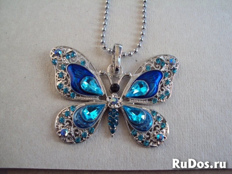 Ожерелье с бабочкой фото