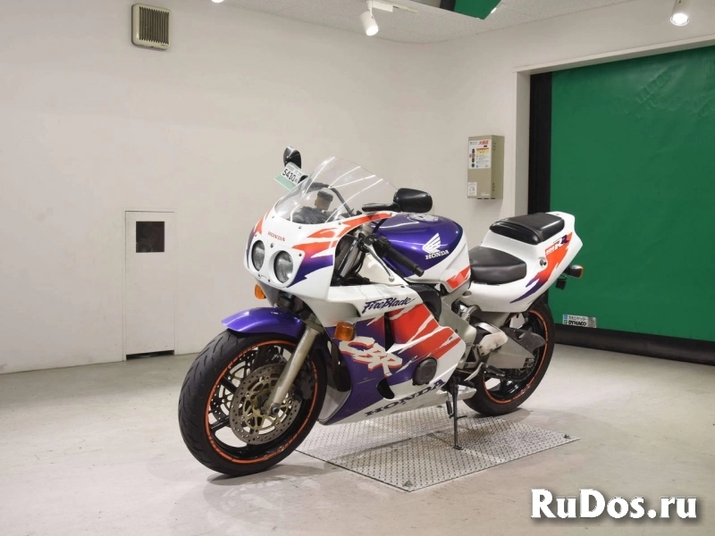 Мотоцикл спортбайк Honda CBR400RR Gen.2 рама NC29 спортивный гв 1996 пробег 60 т.км изображение 4