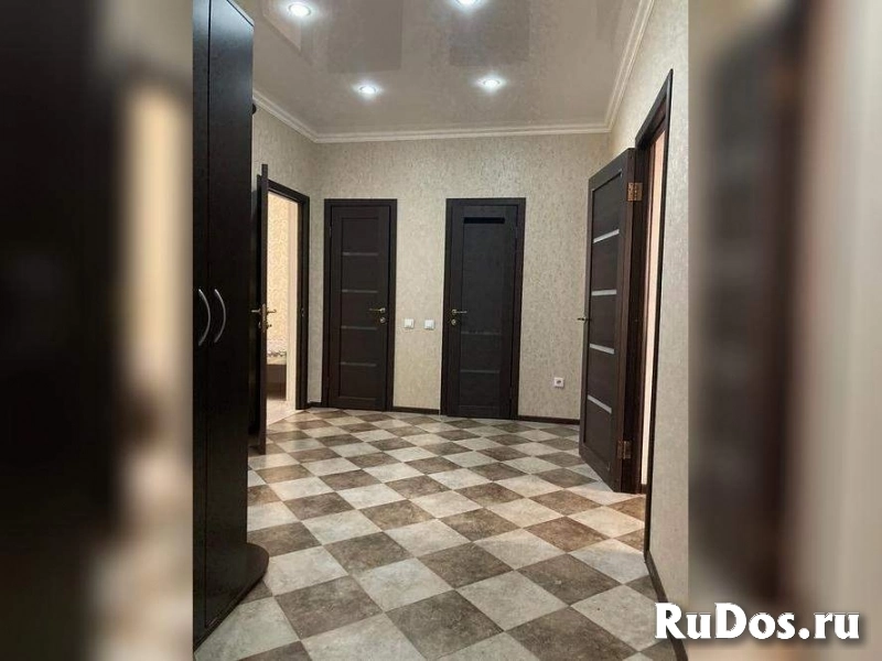 Продам 2 комнатную квартиру 60 м2 фото