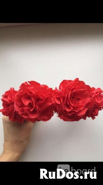Ободок на волосы в стиле dolce&gabbana красный цветы розы украшен изображение 4