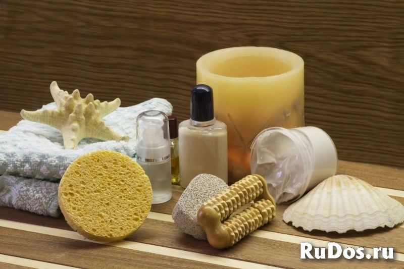 Рабочий на упаковку подарков (можно семейные пары) фото