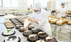 Упаковщик / Упаковщица тортов в Люберцы с питанием и проживанием картинка из объявления