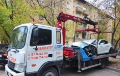 Водитель эвакуатора с манипулятором картинка из объявления