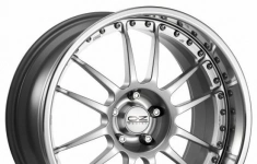 Колесный диск OZ Racing Superleggera III 9.5/19 5*120 ET34 DIA79 Full Silver картинка из объявления