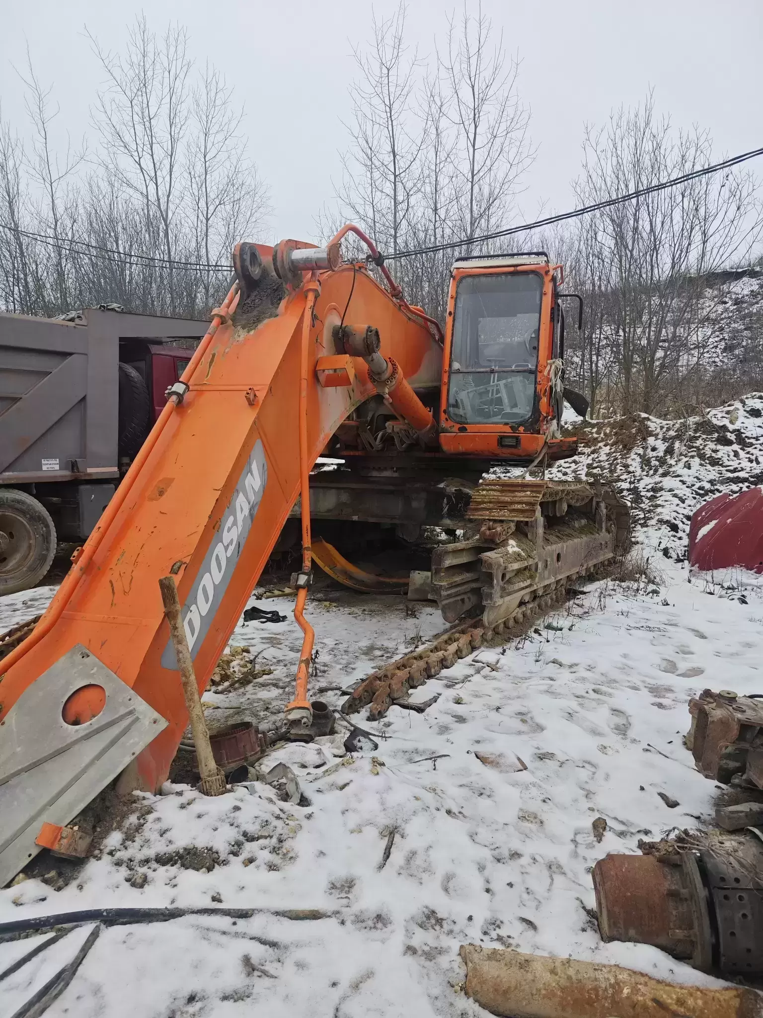 Экскаватор гусеничный DOOSAN Daewoo SOLAR 500 LC-V полноповоротный б/у продаём с НДС в объявлении 2 фото Экскаватор гусеничный DOOSAN Daewoo SOLAR 500 LC-V полноповоротный б/у продаём с НДС картинка из объявления
