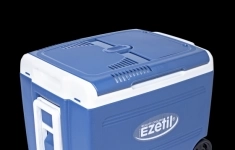Термоэлектрический автохолодильник Ezetil E 40 M 12/230V Manual Boost 40 литров (синий) картинка из объявления