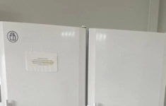 Холодильник LIEBHERR, 8 полок, 2 шт. картинка из объявления