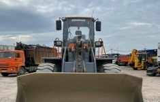 Фронтальный погрузчик на колесном ходу DOOSAN SD300, 2023 г. картинка из объявления