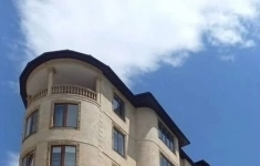 Продам 5 комнатную квартиру 210 м2 картинка из объявления