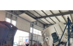 Мастер-приемщик в грузовой автосервис / На СТО по ремонту грузовиков картинка из объявления