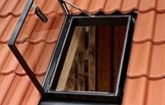 Окно-люк для выхода на крышу Velux GVT 0059 54*83 см картинка из объявления