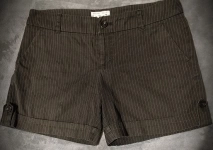 Шорты женские Esprit ,размер 42-44 ,б.у. , цена 800 . Очень хорошего качества.Американская компания Esprit картинка из объявления