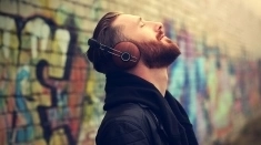 Хотите бесплатно закачать любимую музыку? картинка из объявления