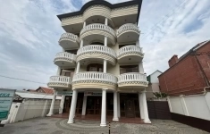 Продам 3 комнатную квартиру 194 м2 картинка из объявления