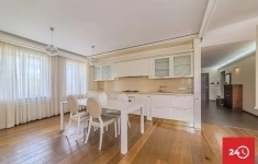 Продам 3 комнатную квартиру 139 м2 картинка из объявления