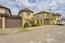 Просторный двухэтажный дом в развитом районе Краснодара картинка из объявления