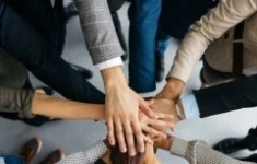 Консультант / менеджер по работе с клиентами картинка из объявления