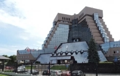 Продам коммерческую недвижимость 95000 м2 картинка из объявления