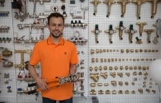 Автомойщик в объявлении 1 фото Автомойщик картинка из объявления